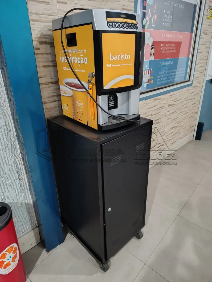 LOTE 002 - Máquina  de café profissional