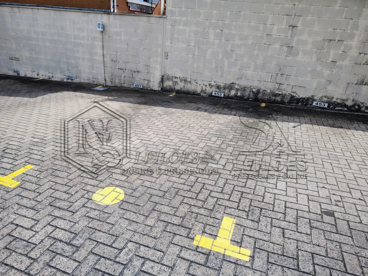 LOTE 002 - Apartamento e Box  em Porto Alegre