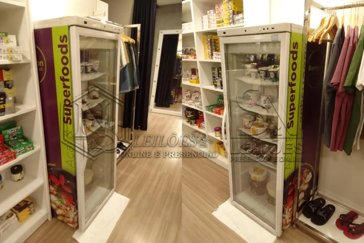 LOTE 017 - Refrigerador Expositor