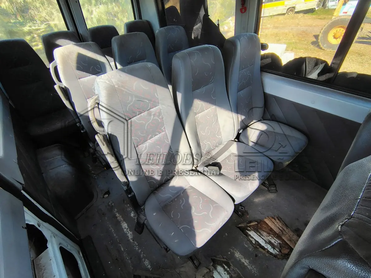 LOTE 002 - Van Peugeot Boxer