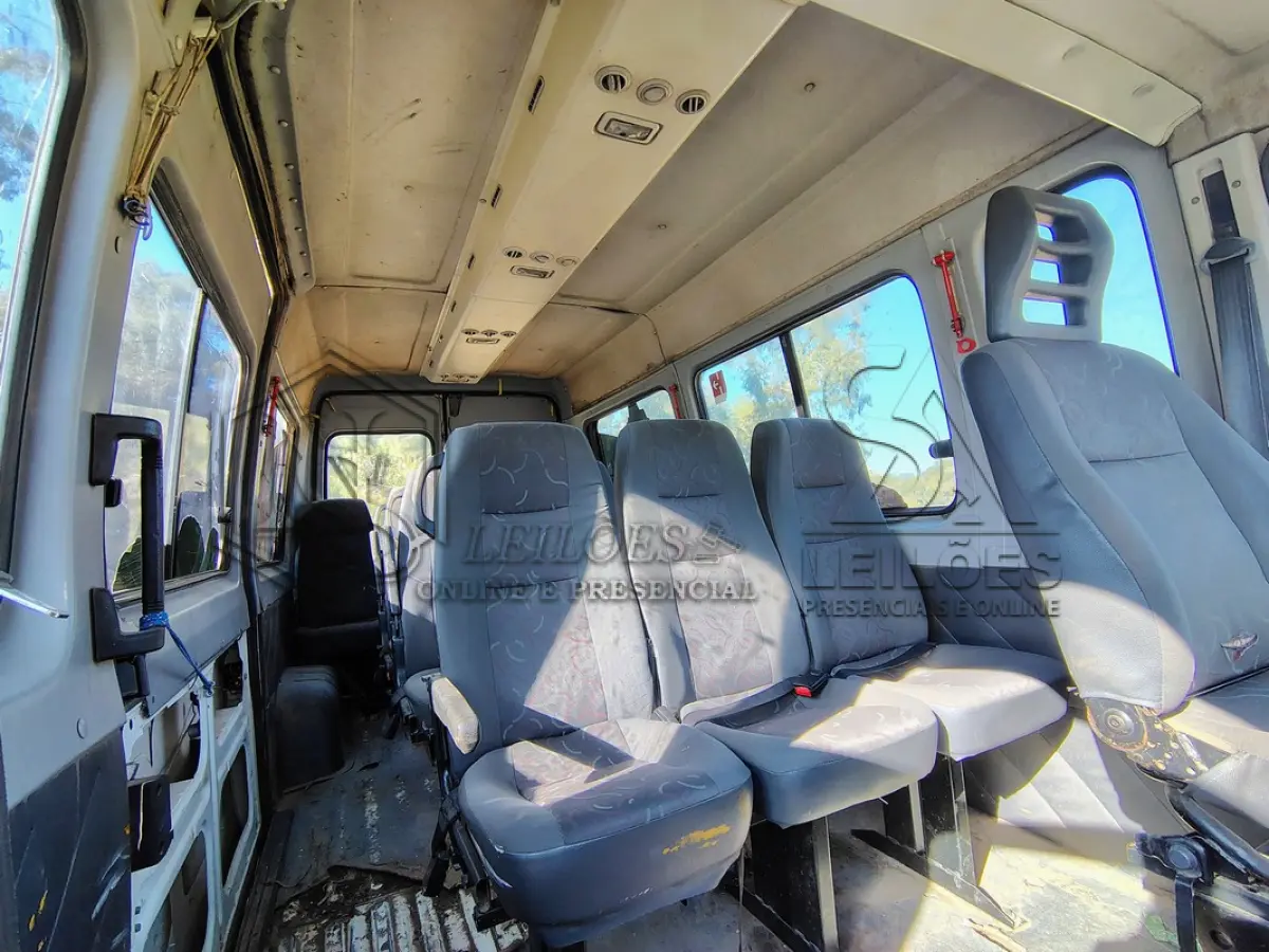 LOTE 002 - Van Peugeot Boxer