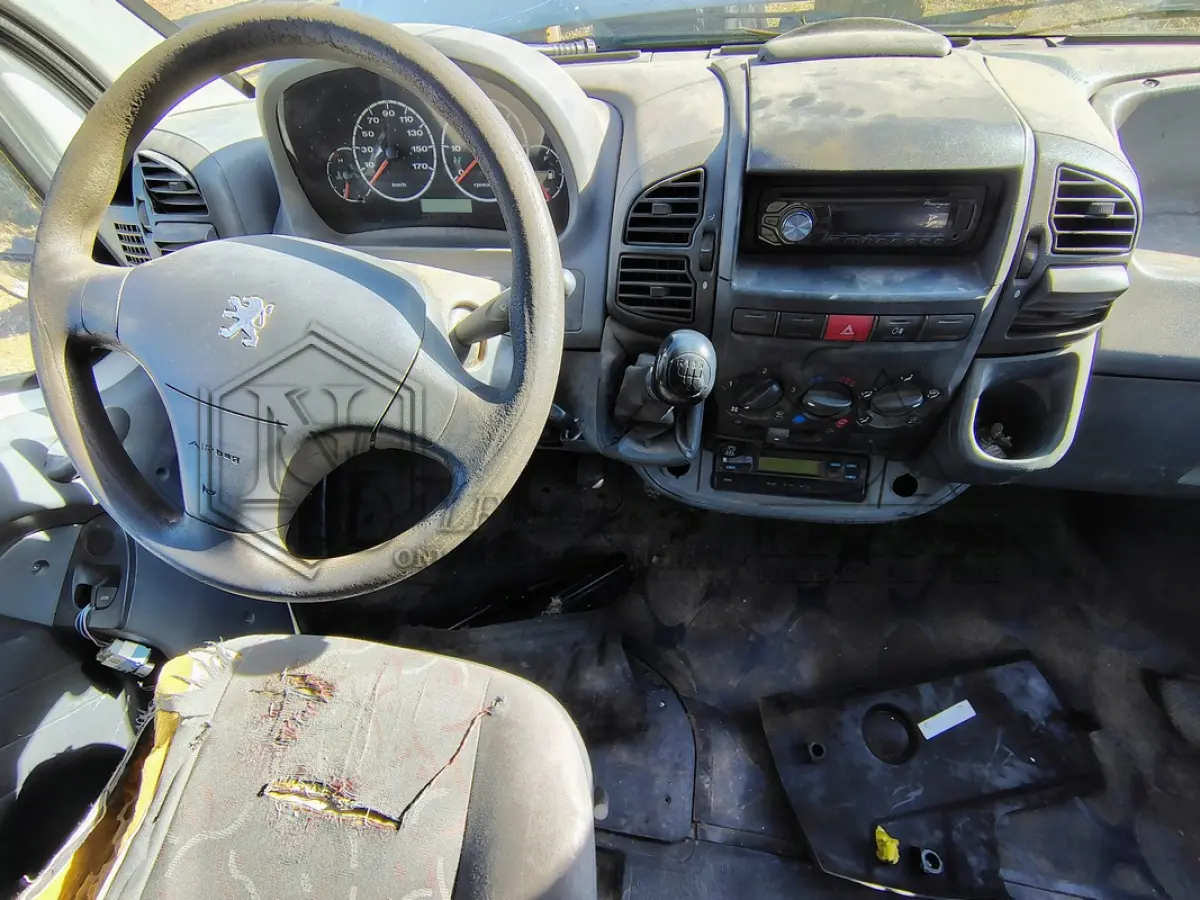 LOTE 002 - Van Peugeot Boxer