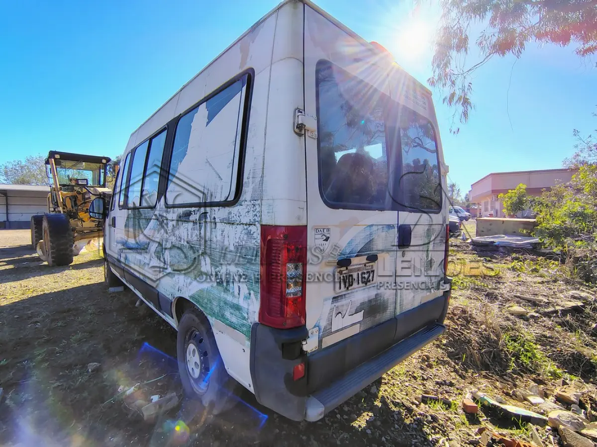 LOTE 002 - Van Peugeot Boxer
