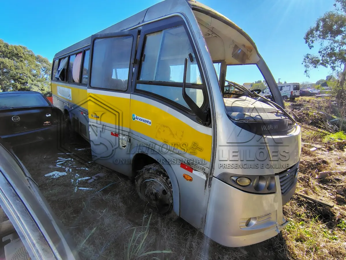 LOTE 001 - Volare Marcopolo W 8