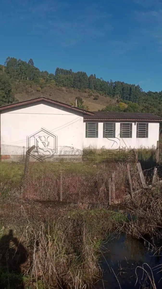 LOTE 008 - Prédio de alvenaria (Escola Professor Agnelo Ferreira dos Santos)