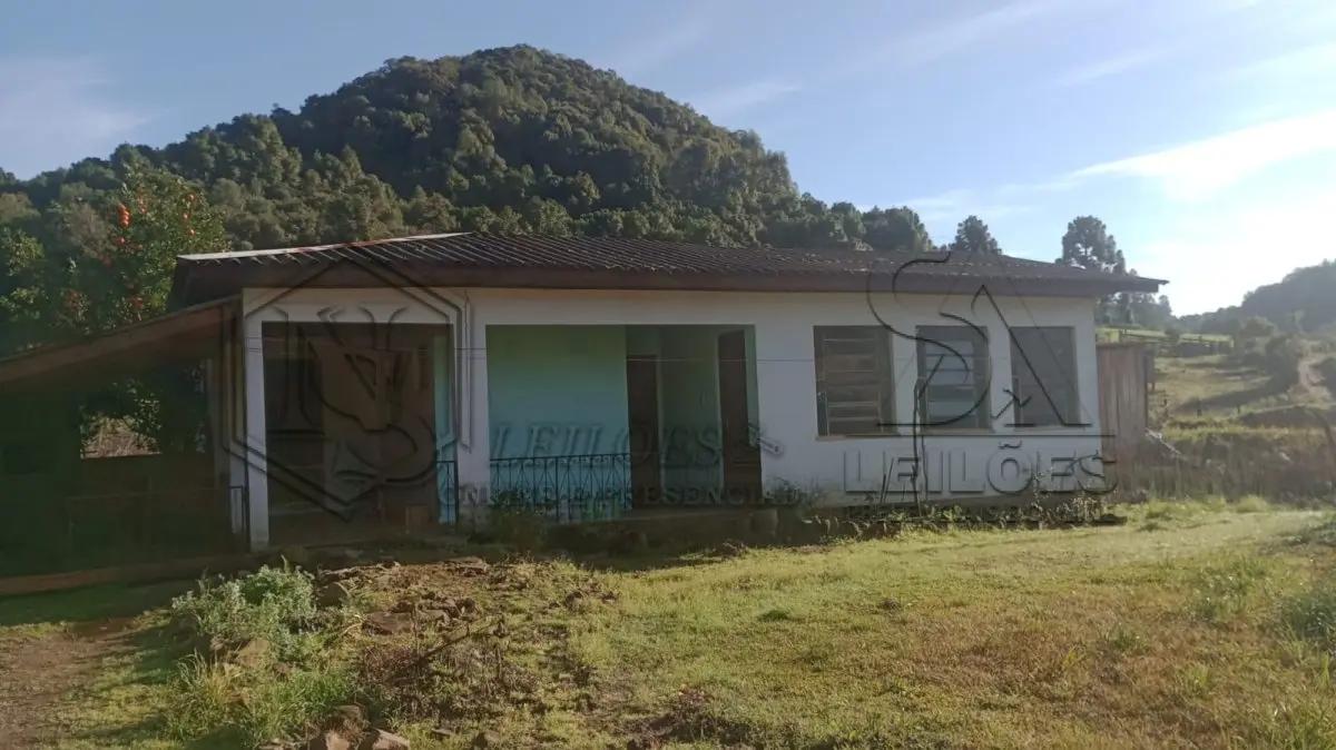 LOTE 008 - Prédio de alvenaria (Escola Professor Agnelo Ferreira dos Santos)