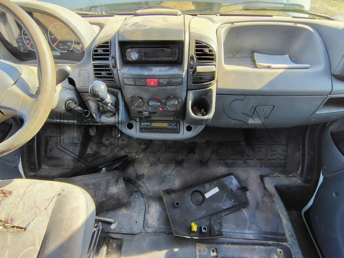 LOTE 002 - Van Peugeot Boxer