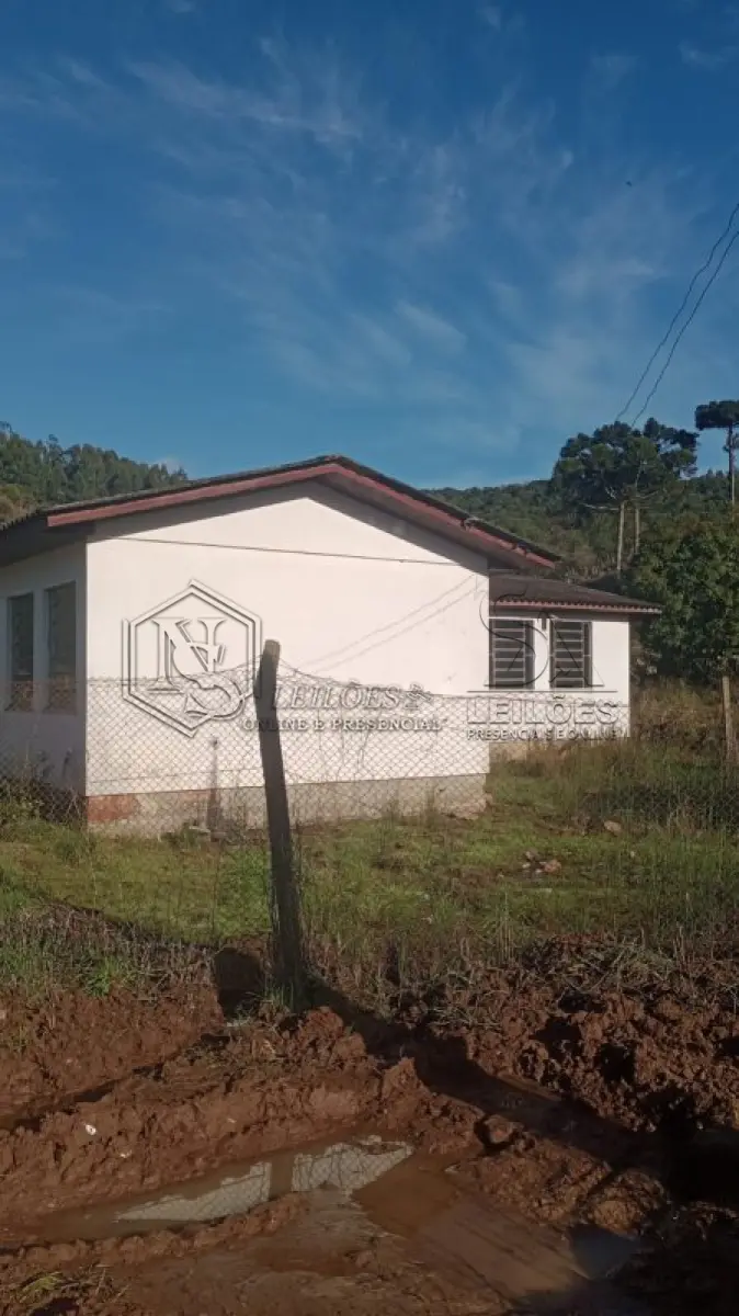 LOTE 008 - Prédio de alvenaria (Escola Professor Agnelo Ferreira dos Santos)