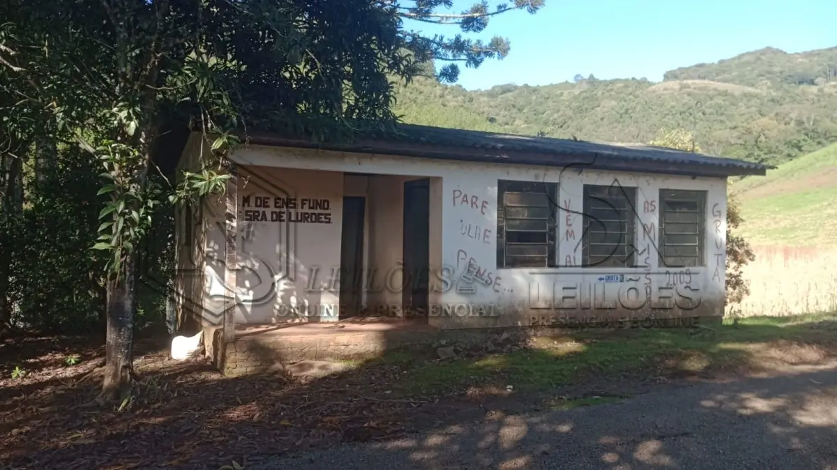 LOTE 011 - Prédio de alvenaria (Escola Nossa Senhora de Lurdes)