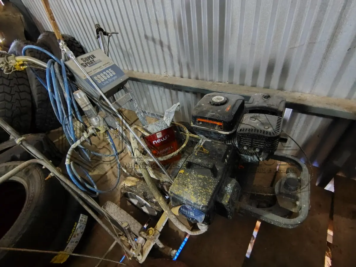 LOTE 003 - Máquina de pintura