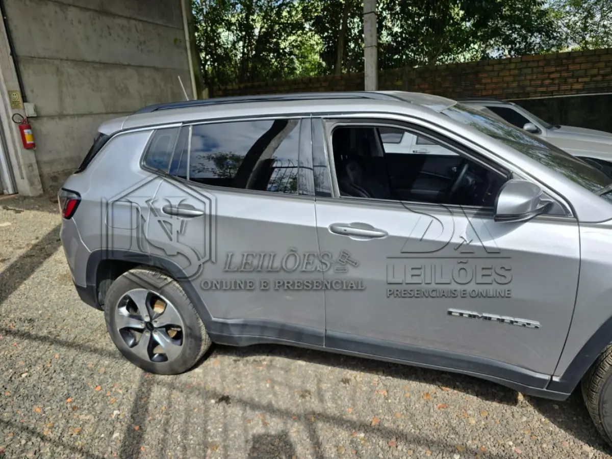 LOTE 001 - Jeep/Compass Sport F