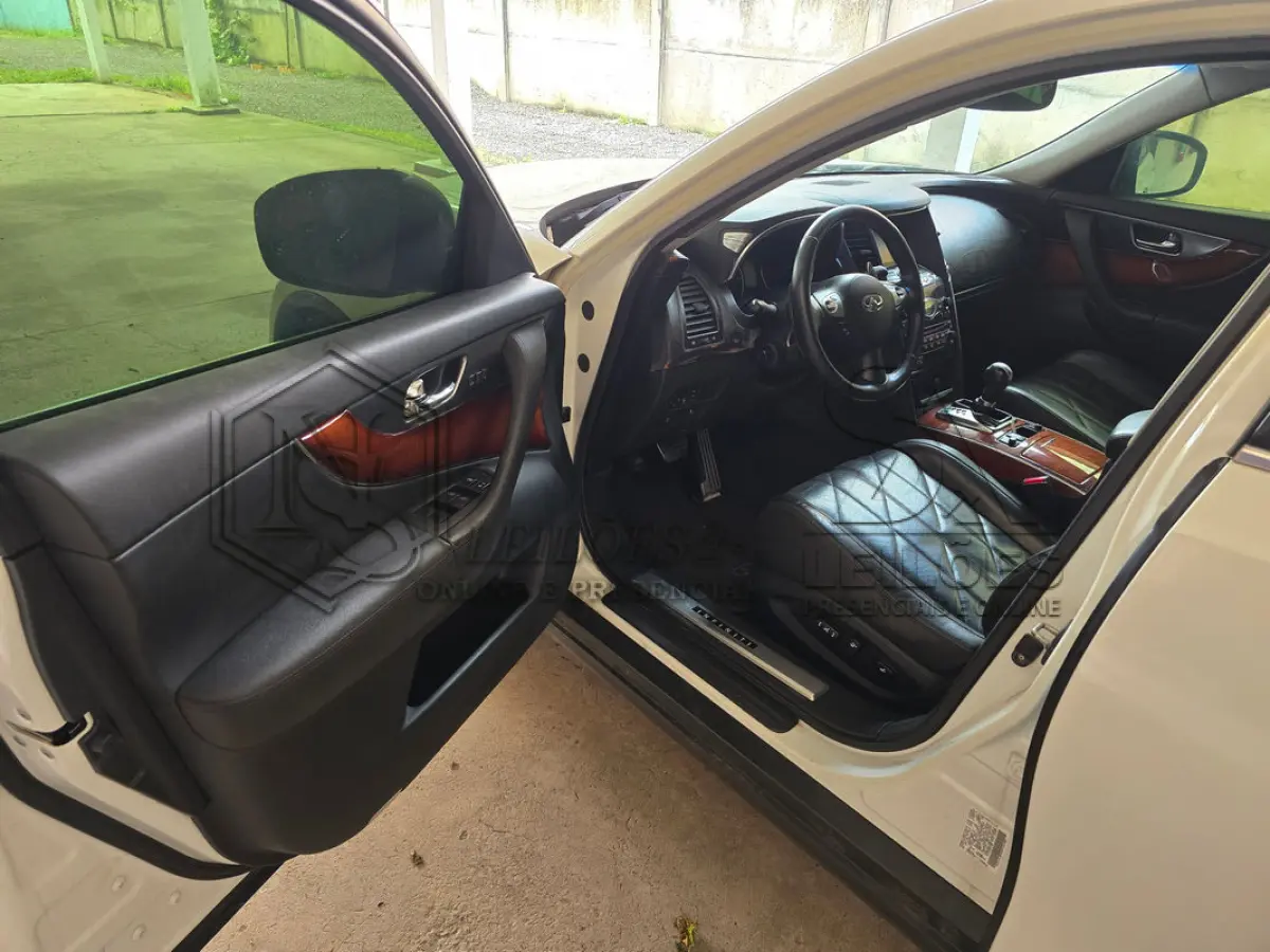 LOTE 002 - Infiniti/FX35 3.5 V6 AWD