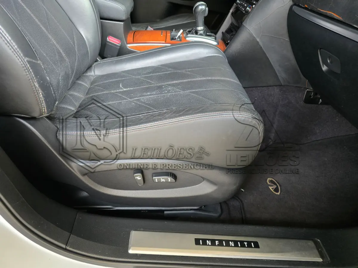 LOTE 002 - Infiniti/FX35 3.5 V6 AWD