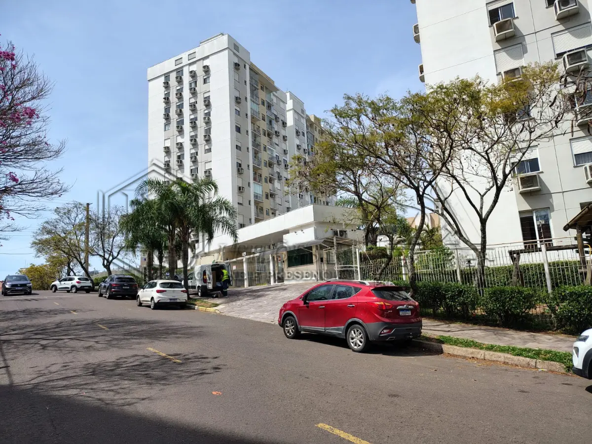 LOTE 008 - Box do Edifício Vivare em Porto Alegre/RS