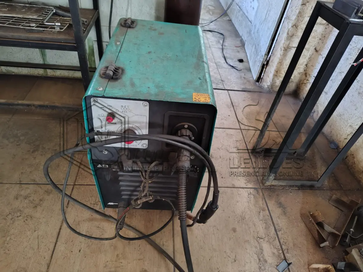 LOTE 016 - Máquina de solda Balmer Vulcano MIG 280