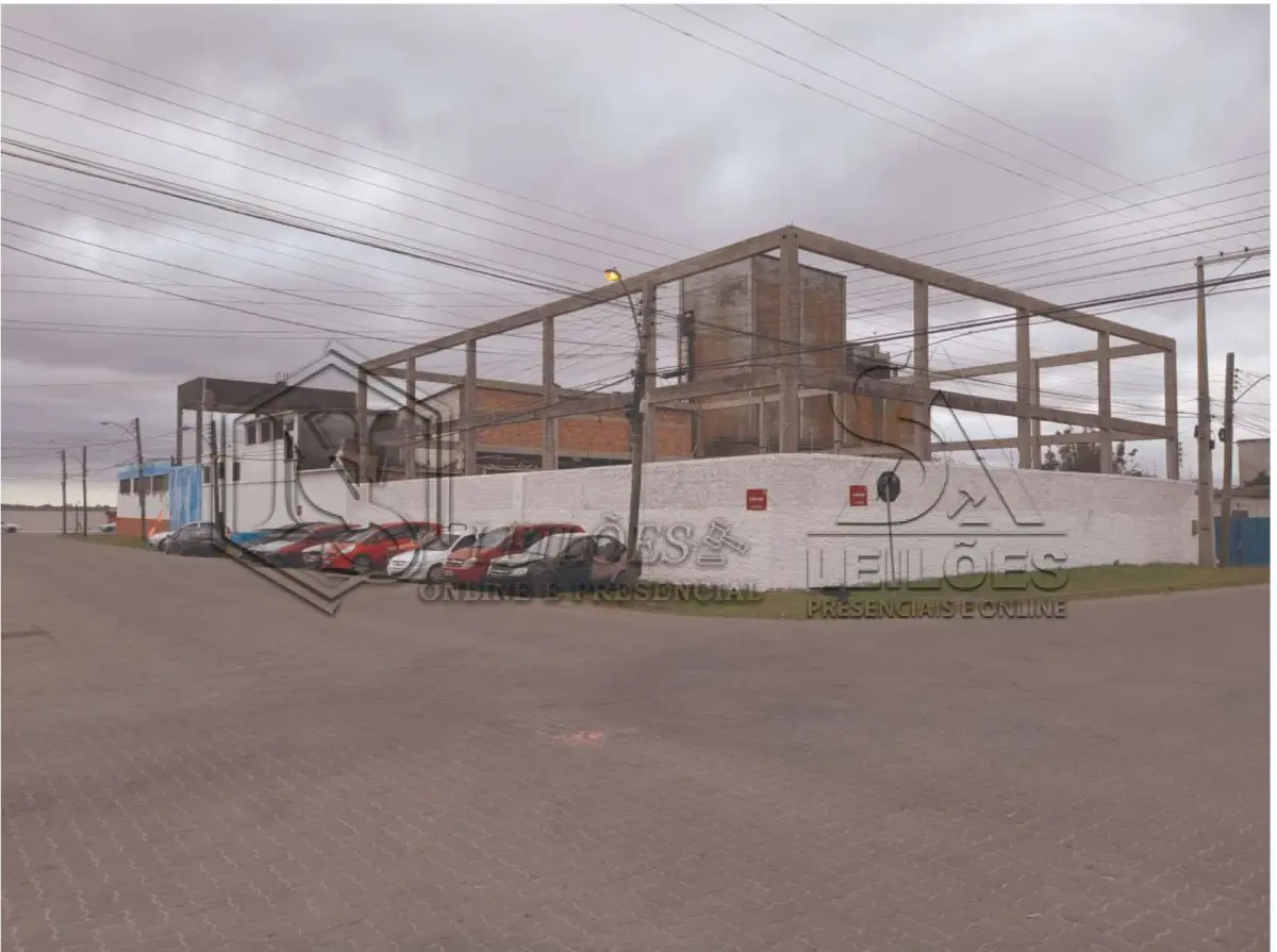 LOTE 003 - Um imóvel de aproximadamente 4.300m² pertencente a uma indústria de pescados, composto de cinco terrenos, em Rio Grande/RS.