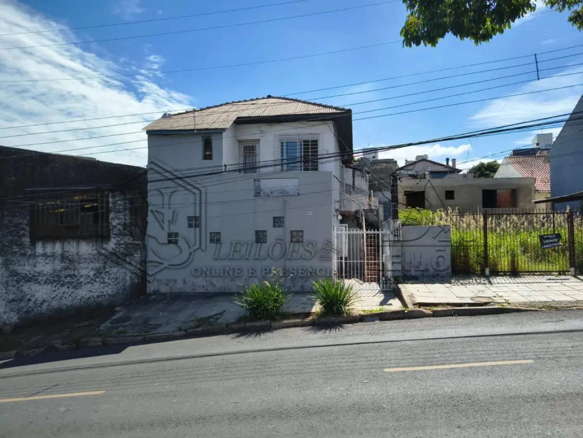 LOTE 011 - Prédio de Madeira em  Porto Alegre/RS