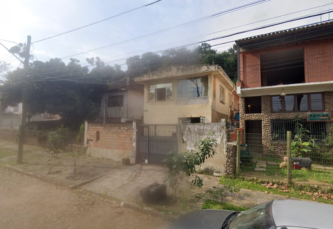 LOTE 012 - Casa de Alvenaria em Porto Alegre/RS