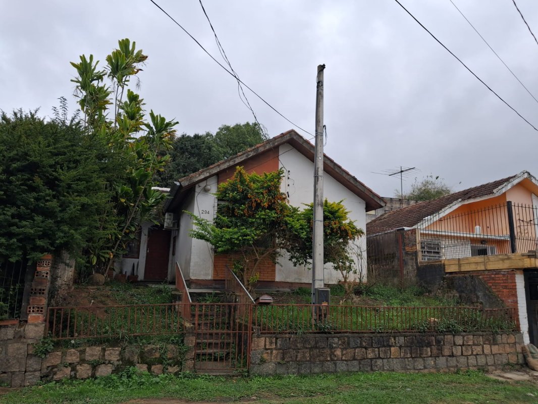 LOTE 017 - Casa de Alvenaria em Porto Alegre/RS