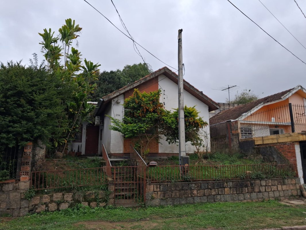 LOTE 017 - Casa de Alvenaria em Porto Alegre/RS