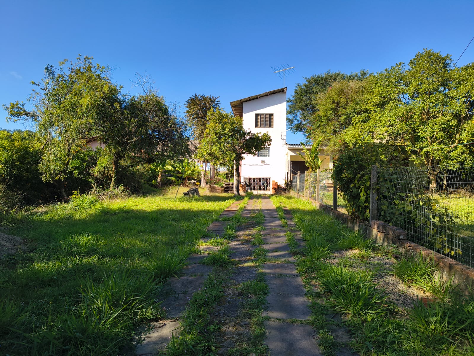 LOTE 009 - Casa de Madeira em Viamão/RS