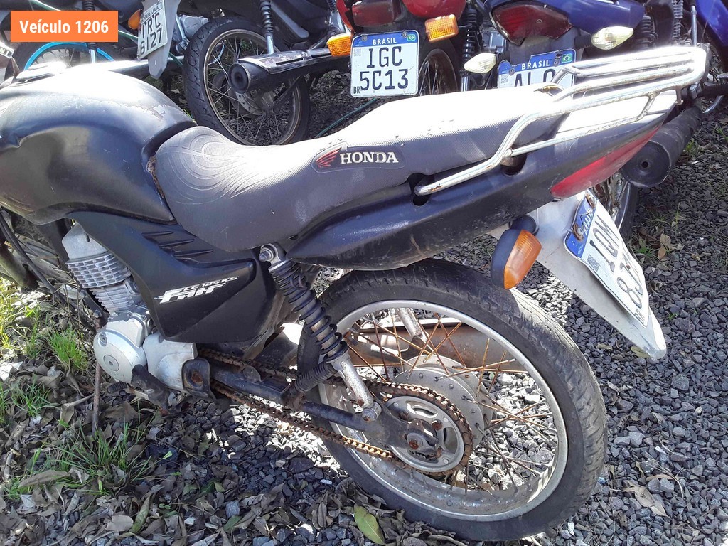 LOTE 0004 - Sucata<br />Sucata<br />Sucata<br />Sucata<br />Sucata<br />Sucata<br>Sucata - IBA9098<br />IIL4727<br />ILJ4504<br />IOR7772<br />MBV0807<br />ISZ1C62<br>IQM8J15