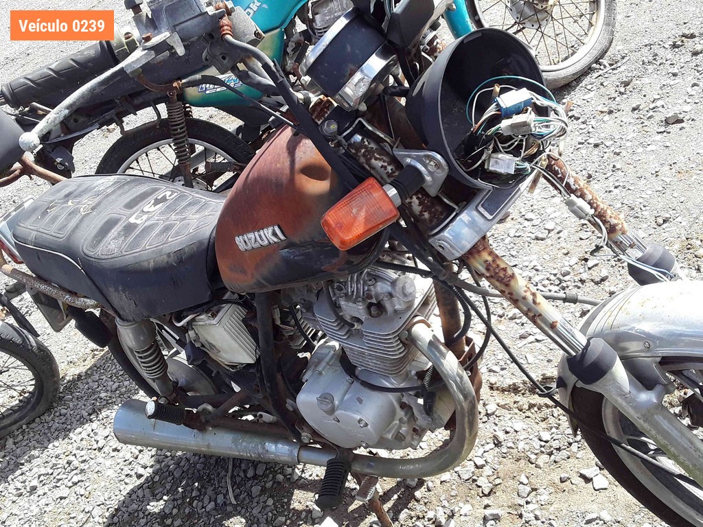 LOTE 0003 - Sucata<br />Sucata<br />Sucata<br />Sucata<br />Sucata<br />Sucata<br />Sucata<br />Sucata<br>Sucata - IOZ5902<br />IMH9548<br />IND8030<br />MCB2086<br />IMG9485<br />IOL6365<br />IIR3880<br />ISA1835<br>ITR6867
