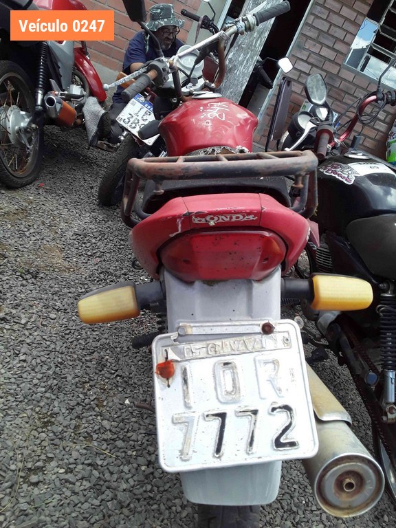 LOTE 0004 - Sucata<br />Sucata<br />Sucata<br />Sucata<br />Sucata<br />Sucata<br>Sucata - IBA9098<br />IIL4727<br />ILJ4504<br />IOR7772<br />MBV0807<br />ISZ1C62<br>IQM8J15
