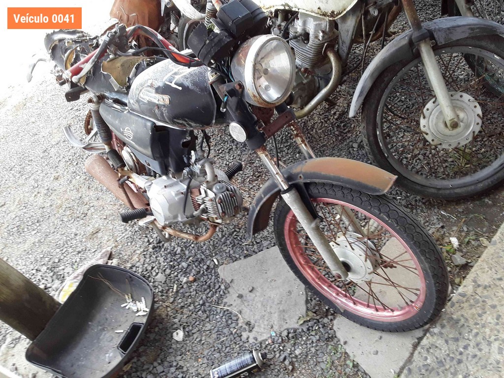 LOTE 0003 - Sucata<br />Sucata<br />Sucata<br />Sucata<br />Sucata<br />Sucata<br />Sucata<br />Sucata<br>Sucata - IOZ5902<br />IMH9548<br />IND8030<br />MCB2086<br />IMG9485<br />IOL6365<br />IIR3880<br />ISA1835<br>ITR6867