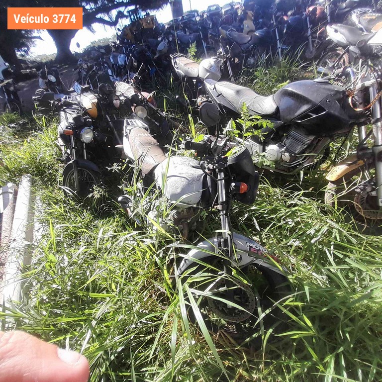 LOTE 0085 - Sucata<br />Sucata<br />Sucata<br />Sucata<br />Sucata<br />Sucata<br />Sucata<br>Sucata - IPY5503<br />MED4691<br />ISQ4281<br />ISV7064<br />IPY3045<br />IMG8886<br />IPR3805<br>IND7B93