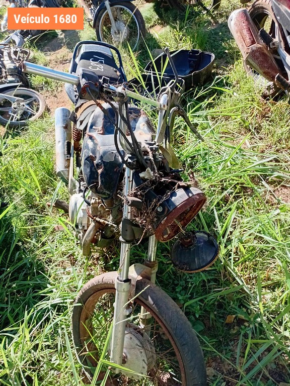LOTE 0079 - <p>Sucata<br />Sucata<br />Sucata<br />Sucata<br />Sucata</p> - <p>ISX1281<br />IMV2102<br />IIY5790<br />IOE7573<br />IQN1H07</p>