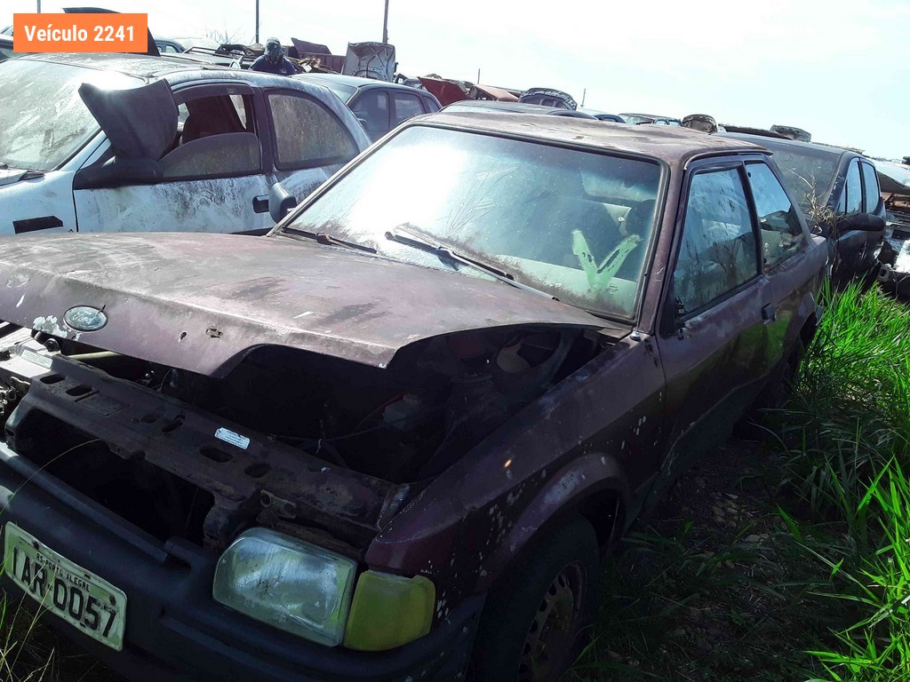 LOTE 0107 - Sucata<br />Sucata<br />Sucata<br />Sucata<br>Sucata - LBL0396<br />IQS0476<br />IAR0057<br />IIF2779<br>IKM1146