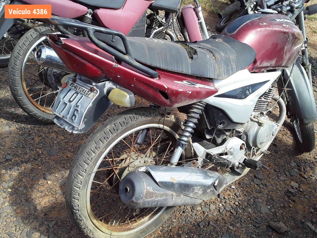 LOTE 0243 - Sucata<br />Sucata<br />Sucata<br />Sucata<br />Sucata<br>Sucata - IKL5982<br />INV1746<br />ILJ2010<br />IVQ3125<br />IOL1716<br>IRQ7I80