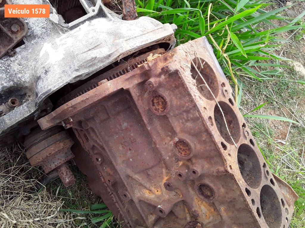 LOTE 0120 - Sucata<br />Sucata<br />Sucata<br />Sucata<br>Sucata - ICA1409<br />IGJ9426<br />LXM2245<br />IHV0250<br>IHB7649