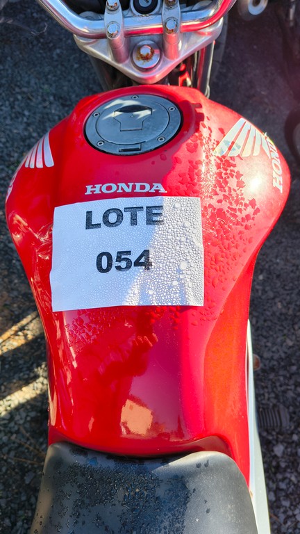 LOTE 0054 - Conservado - IXU8F32