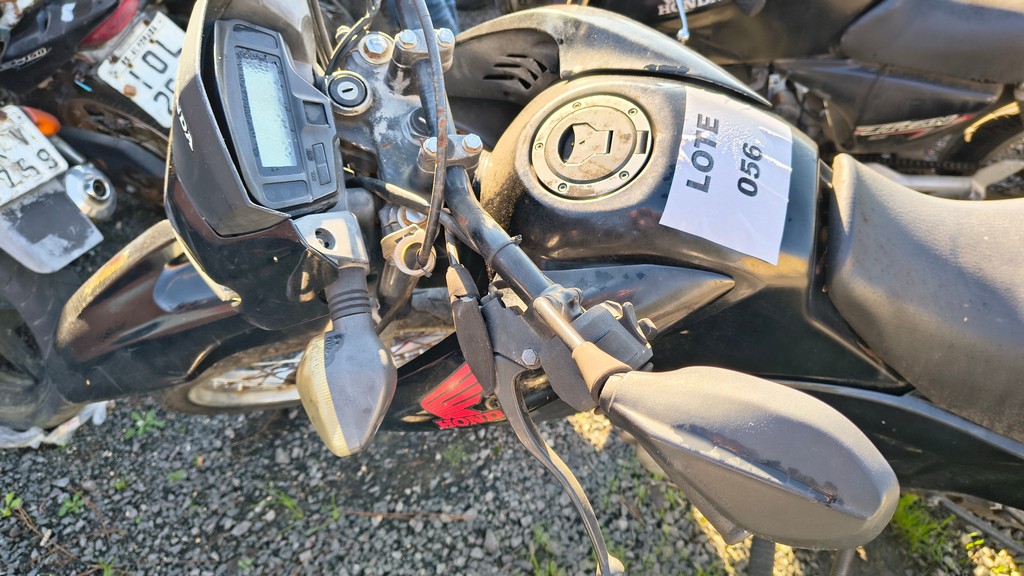 LOTE 0056 - Conservado - IXQ7E75